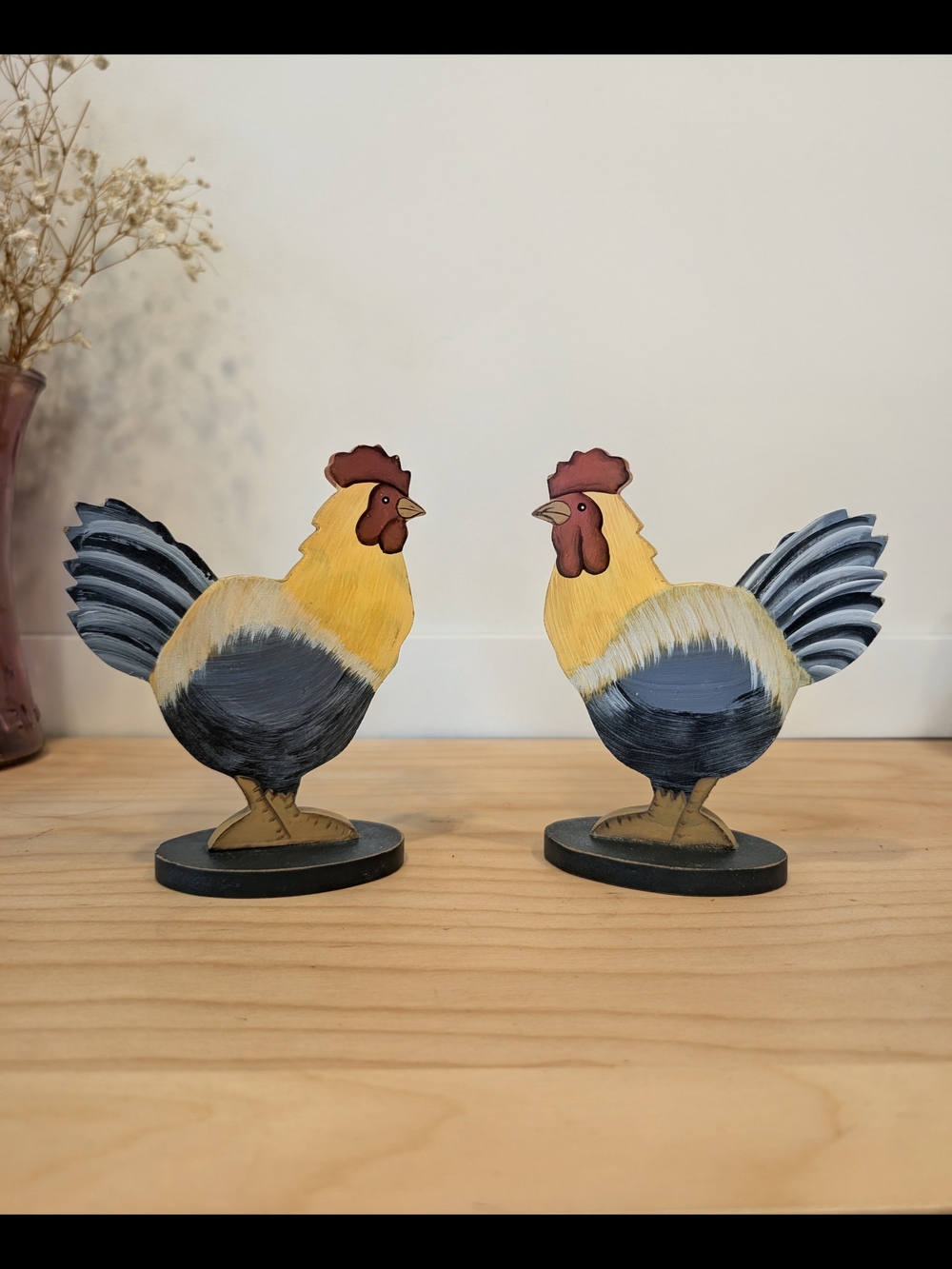 Vintage Hand‑Painted Wooden Roosters – Rustic Farmhouse Decor